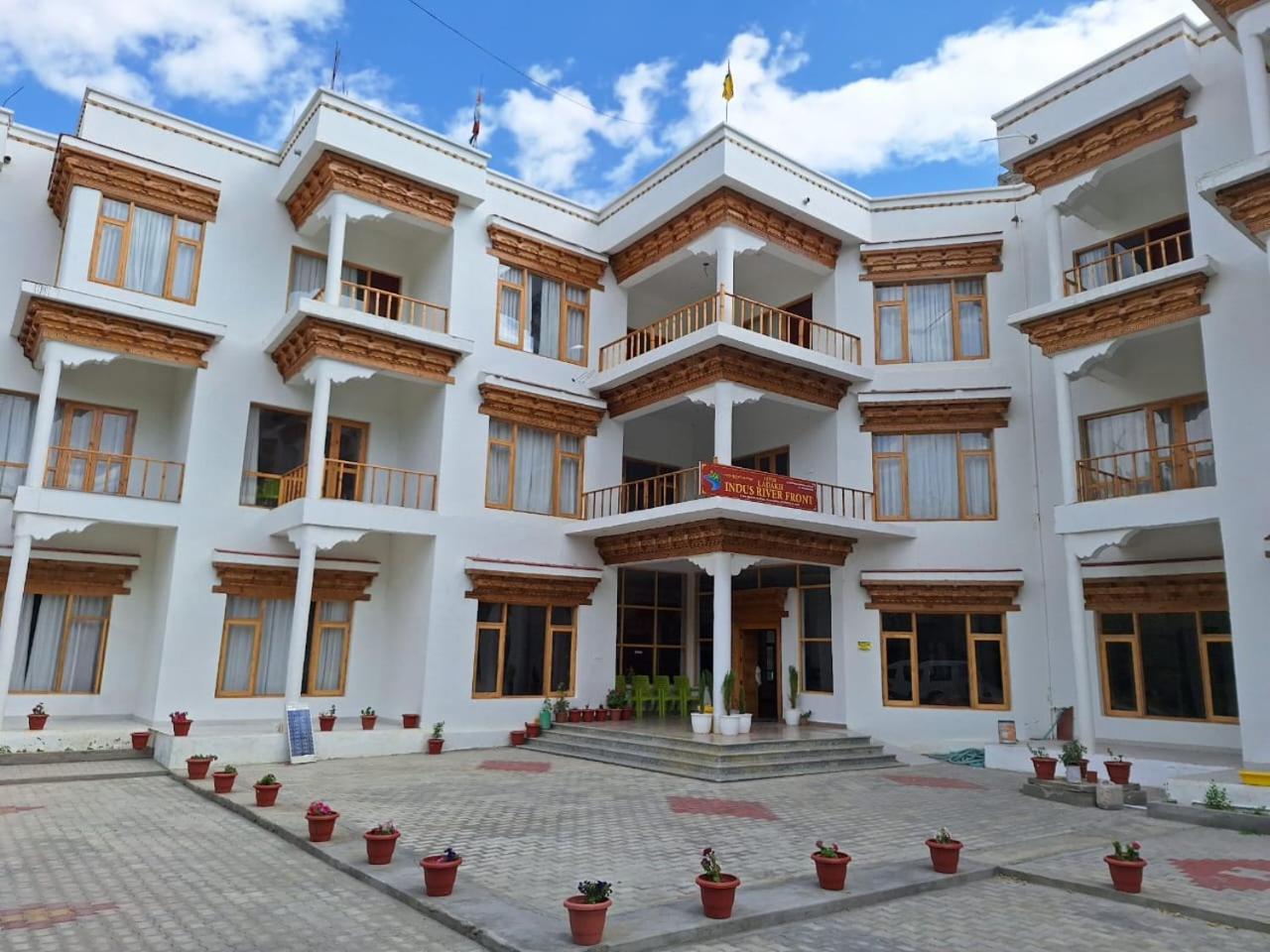 Hotel Ladakh Indus River Front Leh Exterior photo