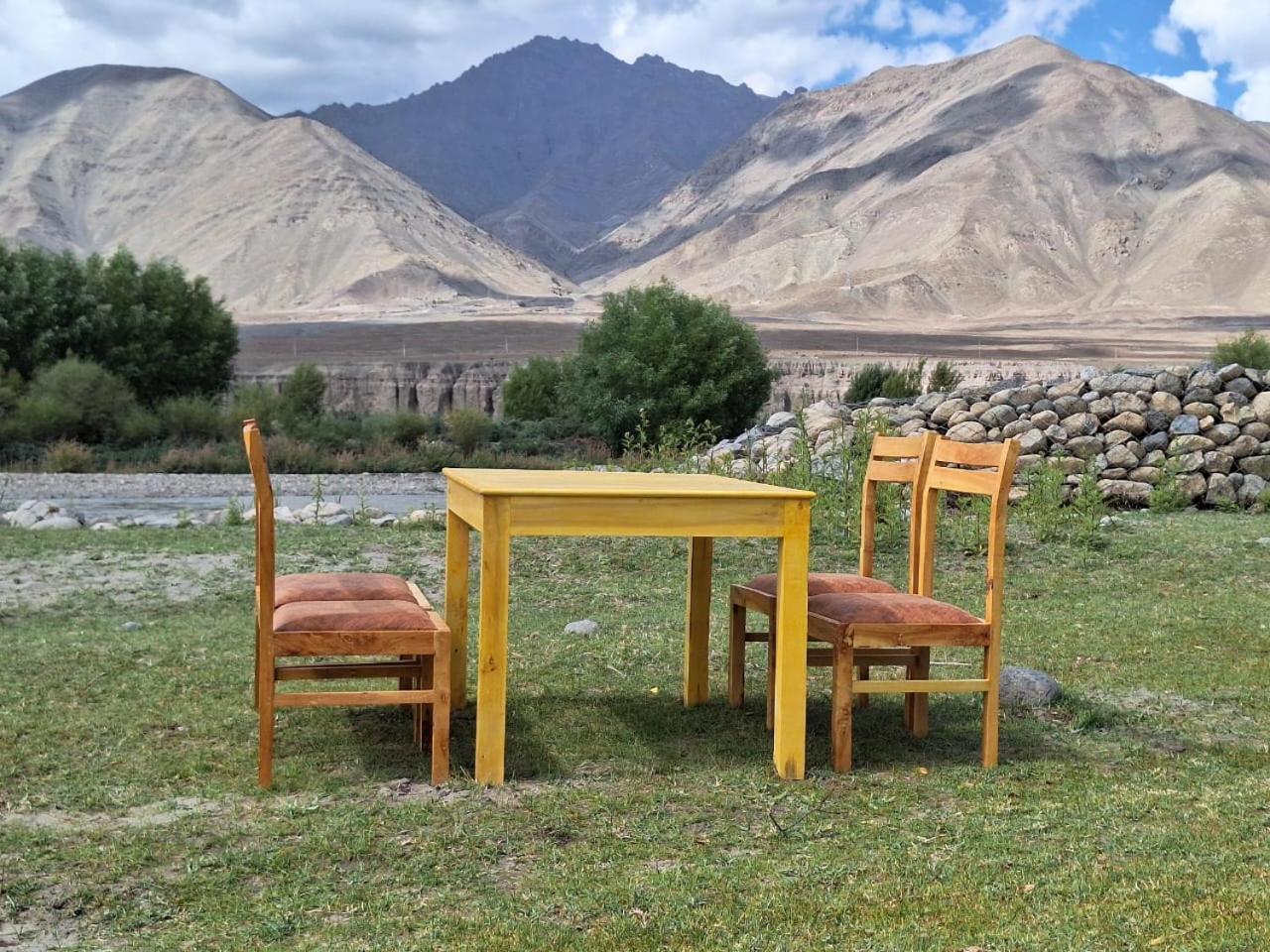 Hotel Ladakh Indus River Front Leh Exterior photo